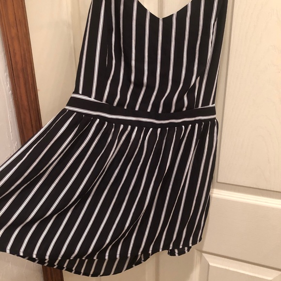 LOOK! Doe & Rae top - Picture 2 of 8